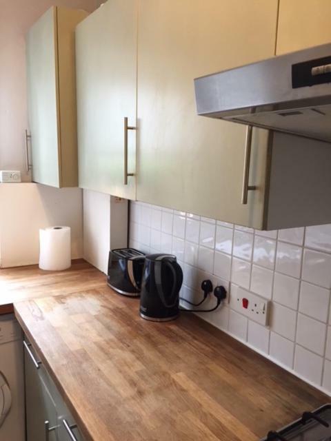 Perfect 2 Bedroom Flat Shepherds Bush W12 Londen Buitenkant foto